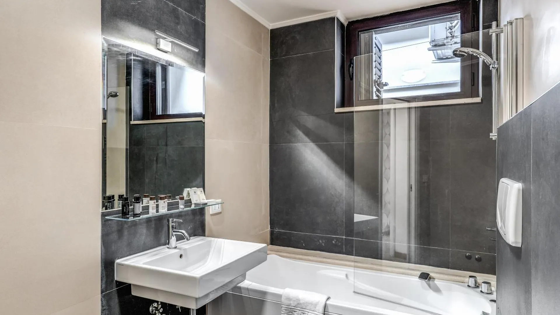 The Loft Trastevere Rome Apartment